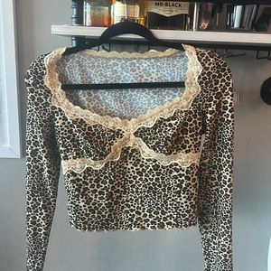long sleeve cheetah and lace crop top